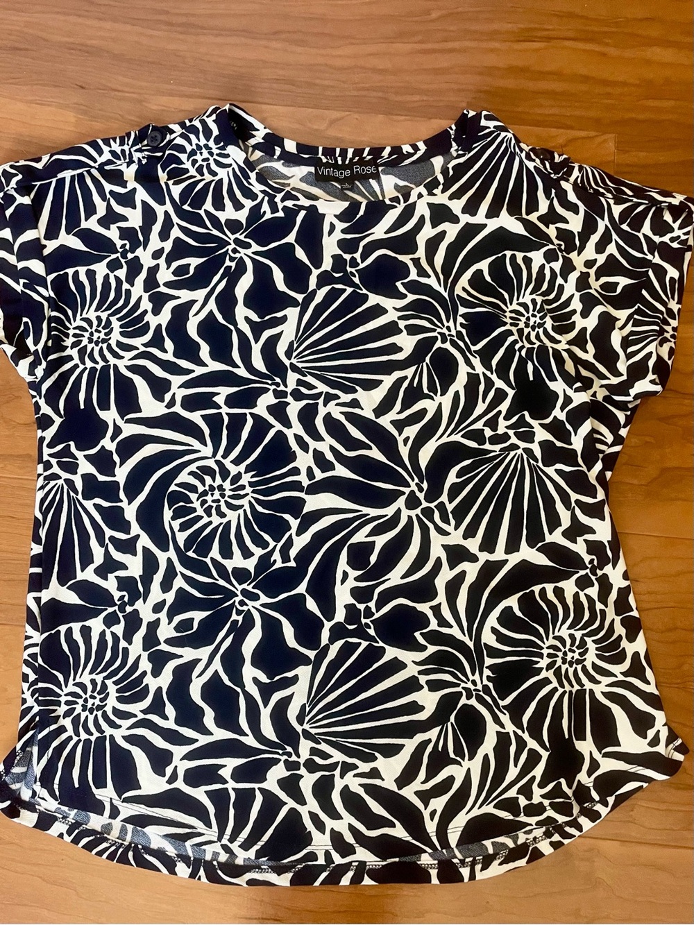 Black & White Floral Print Short Sleeve Top